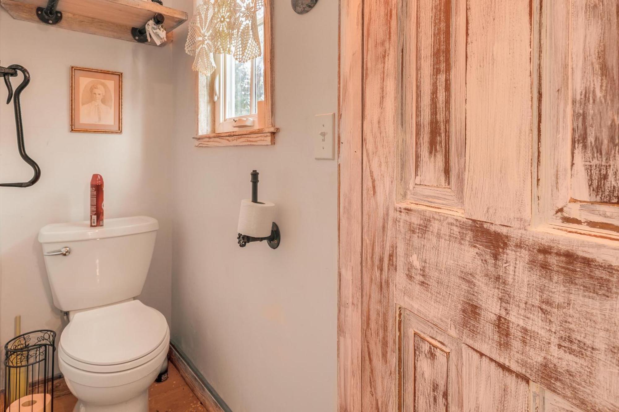 Pet-Friendly Wimberley Cabin With Fire Pit And Hot Tub Eksteriør billede