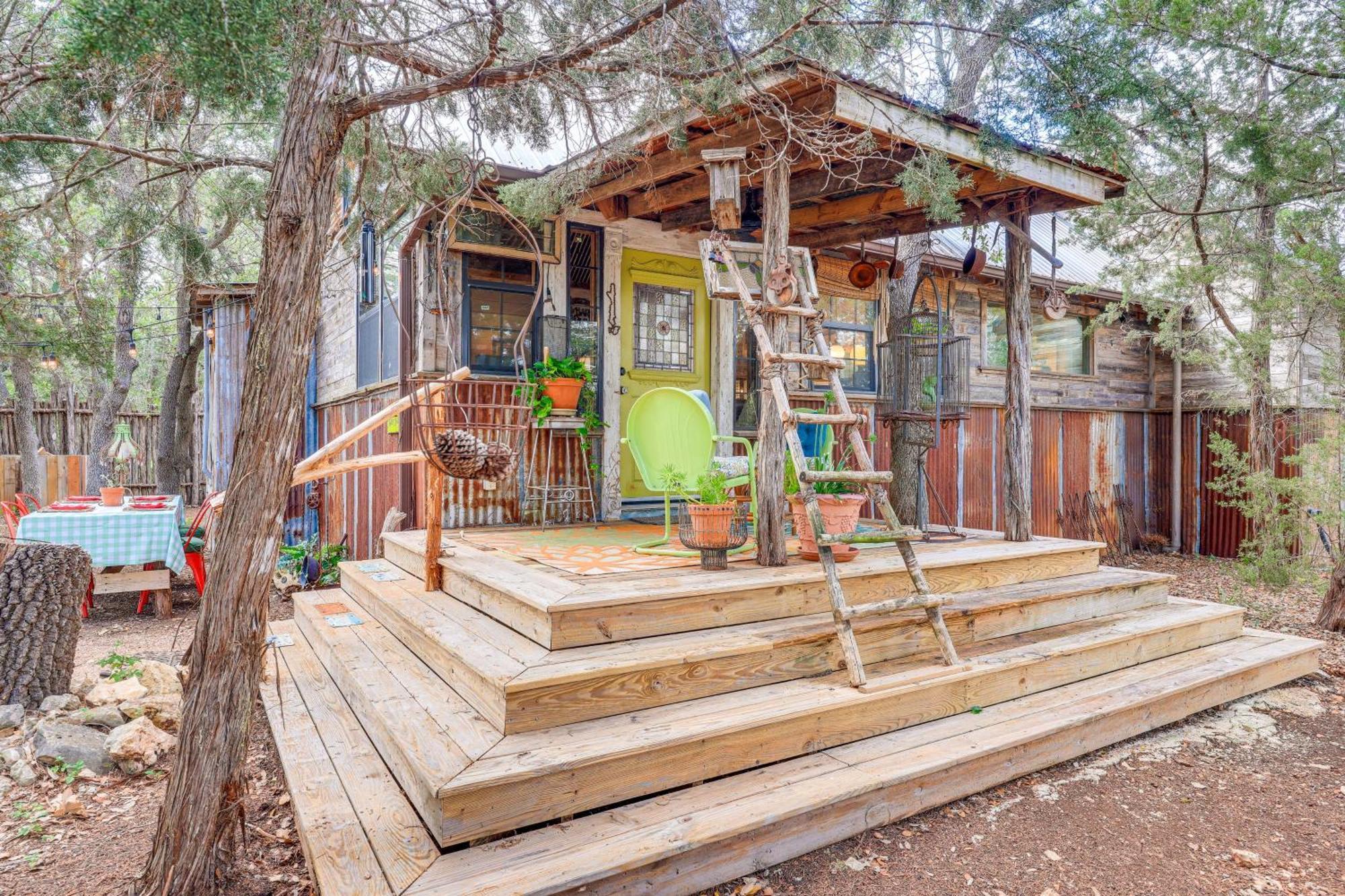 Pet-Friendly Wimberley Cabin With Fire Pit And Hot Tub Eksteriør billede
