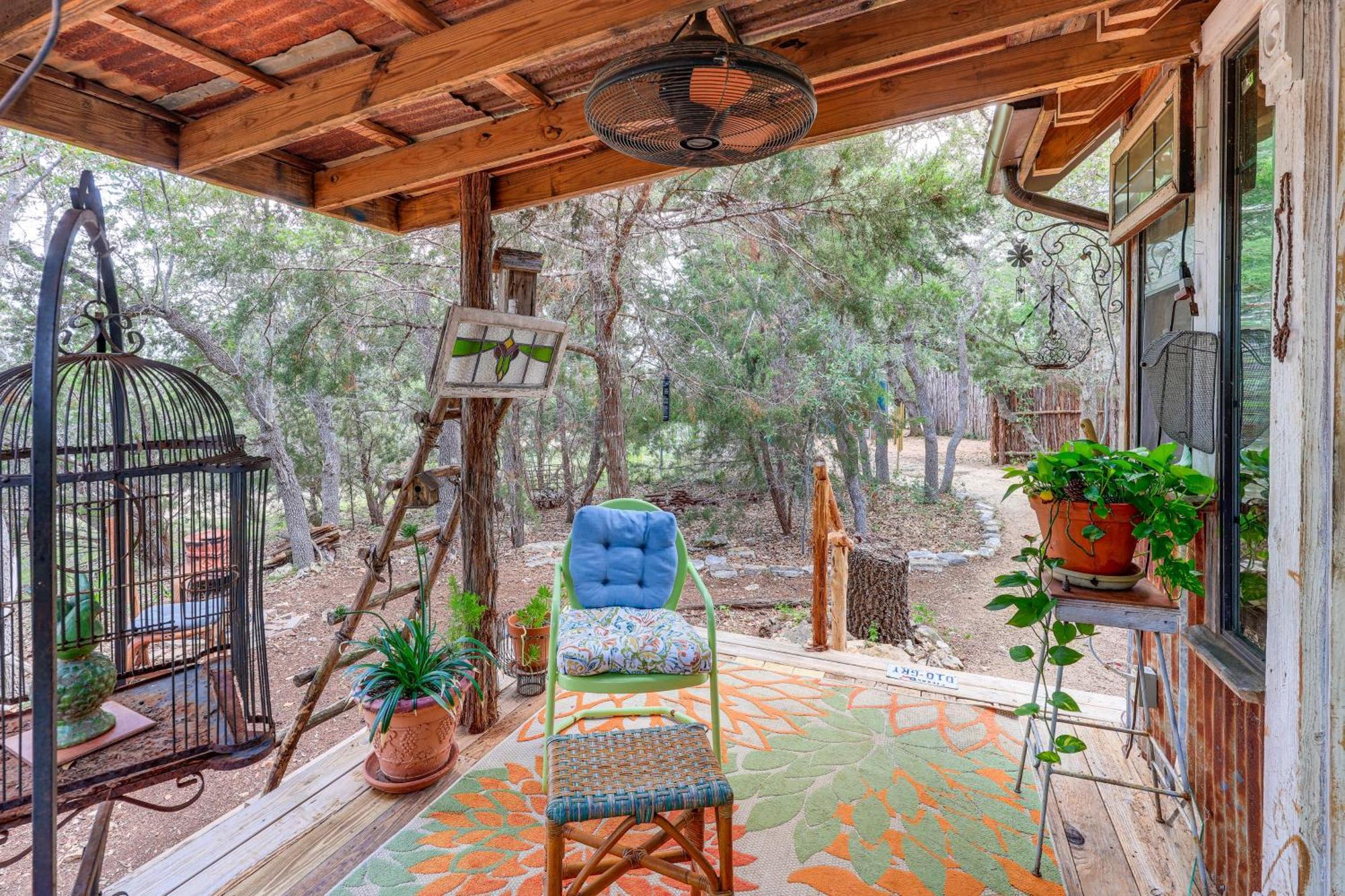 Pet-Friendly Wimberley Cabin With Fire Pit And Hot Tub Eksteriør billede