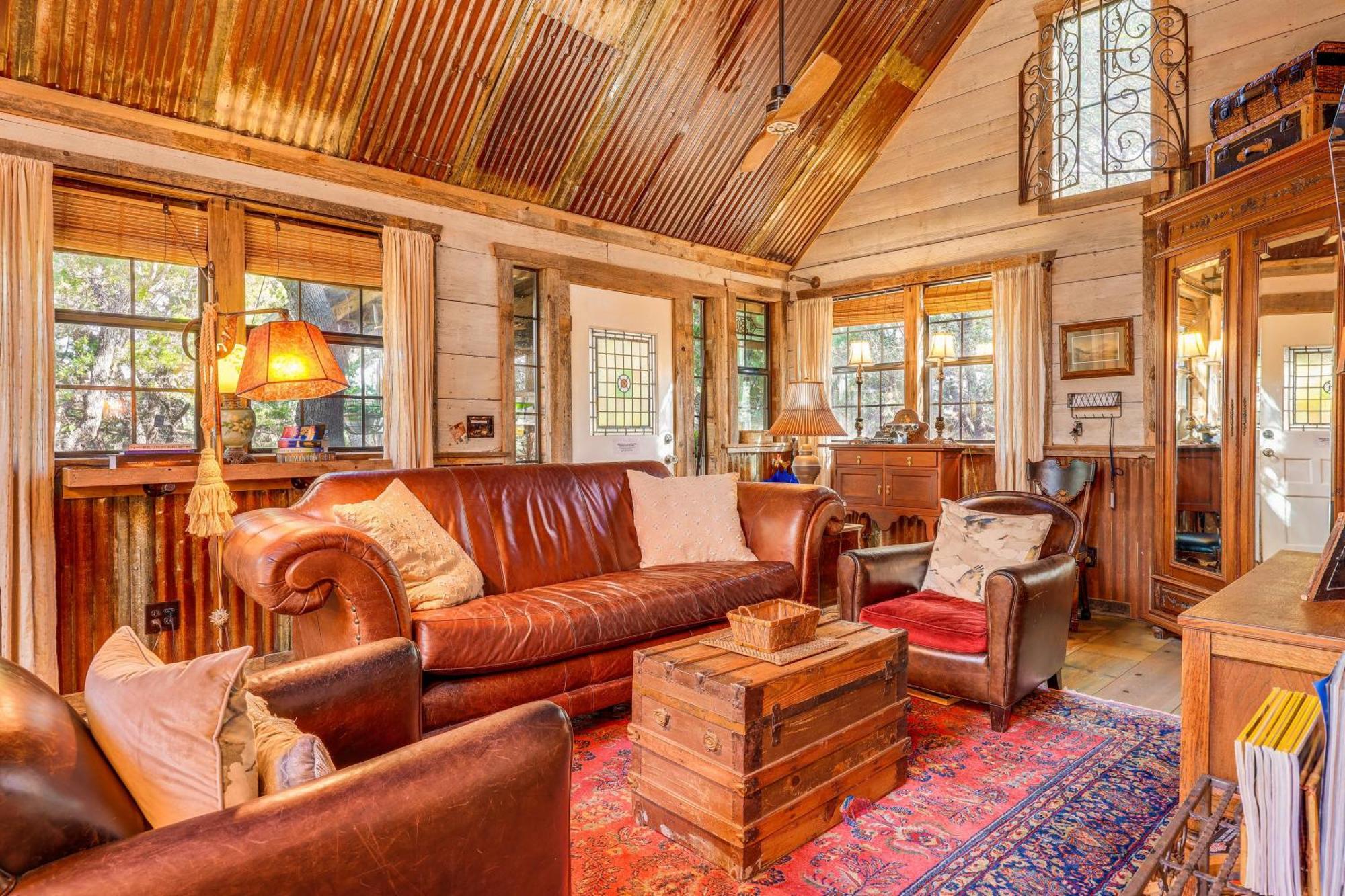 Pet-Friendly Wimberley Cabin With Fire Pit And Hot Tub Eksteriør billede