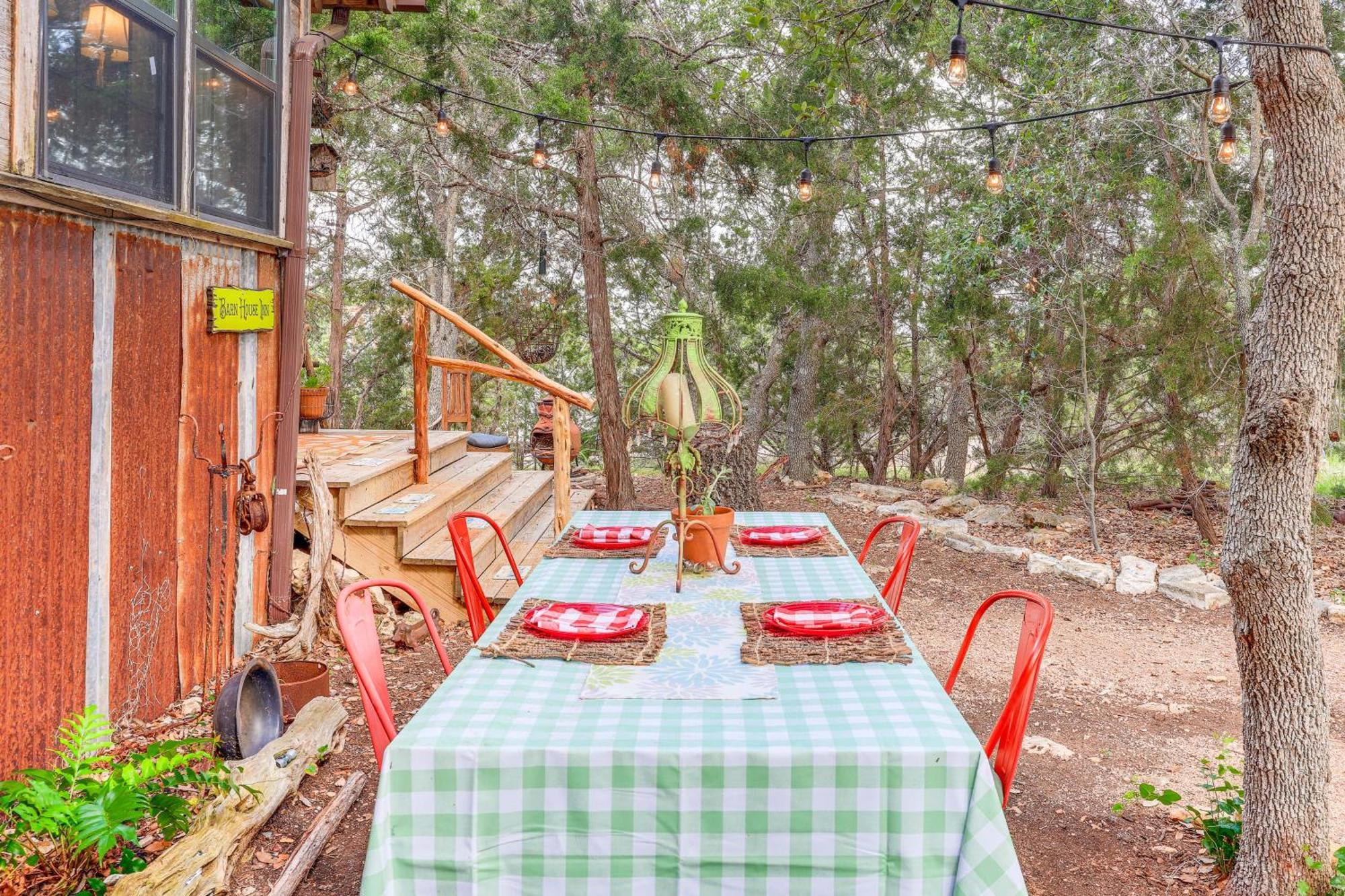 Pet-Friendly Wimberley Cabin With Fire Pit And Hot Tub Eksteriør billede